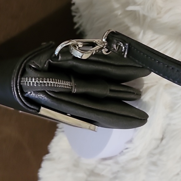 Charming Charlie wristlet - Picture 5 of 12